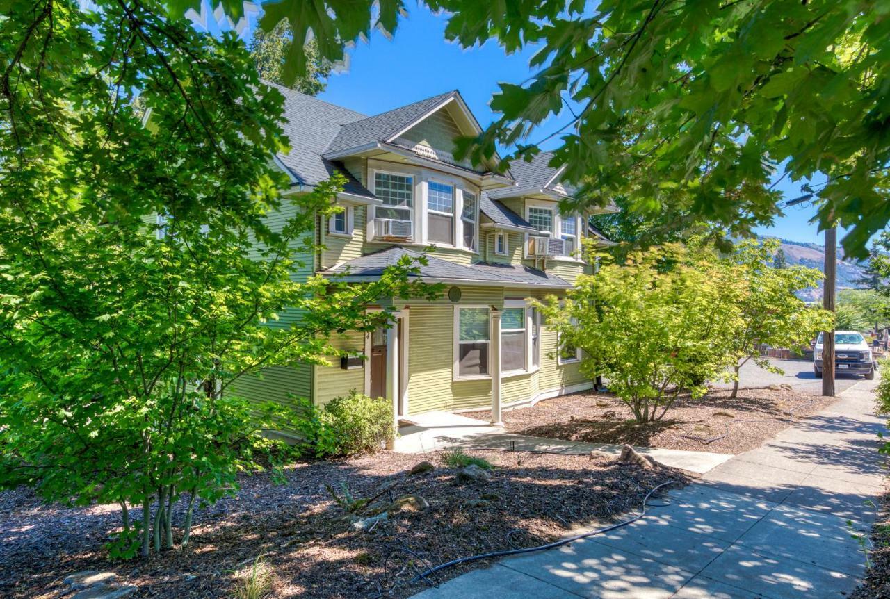 Azusa House Hood River Eksteriør bilde